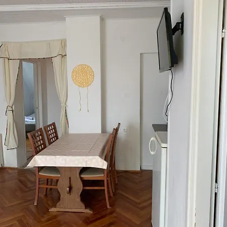 Kriszta Apartmanhaz *