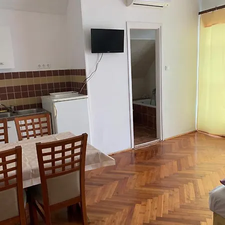 Apartamento Kriszta Apartmanhaz *