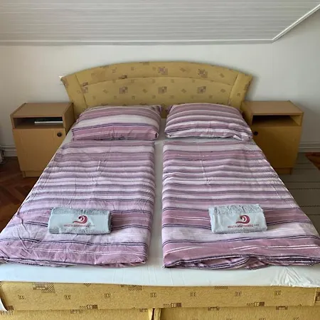 Kriszta Apartmanhaz Apartamento