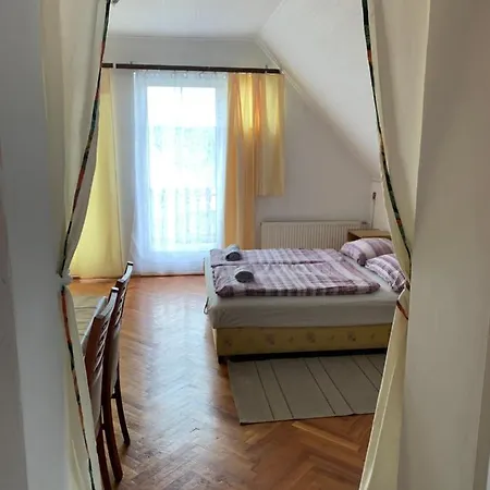 Kriszta Apartmanhaz Apartamento *