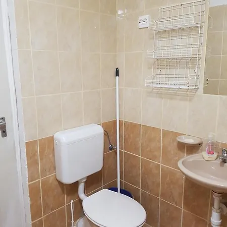 Kriszta Apartmanhaz Apartment Balatonlelle