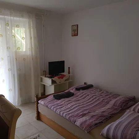Kriszta Apartmanhaz Apartment Balatonlelle