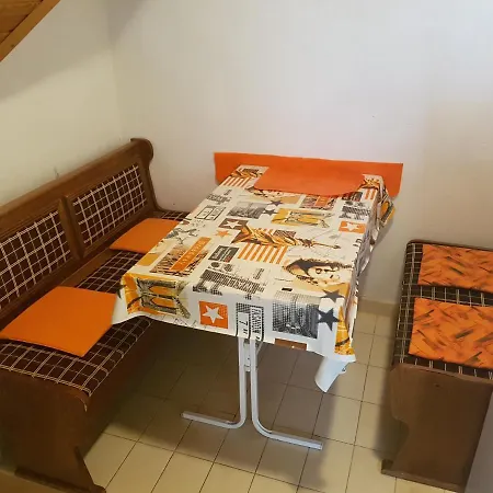 Kriszta Apartmanhaz Apartment Balatonlelle