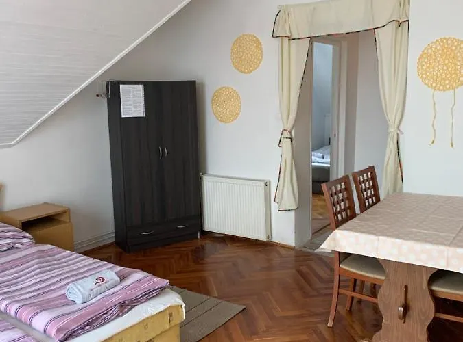 Kriszta Apartmanhaz *