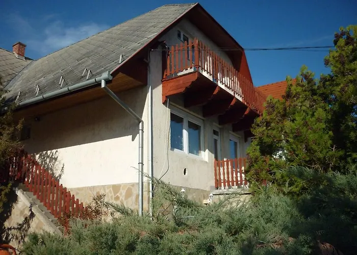 Kriszta Apartmanhaz * בלטונללה