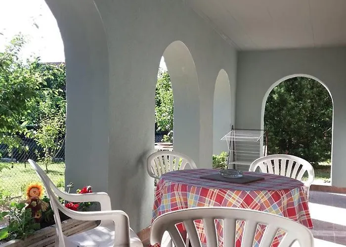 Kriszta Apartmanhaz דירה *