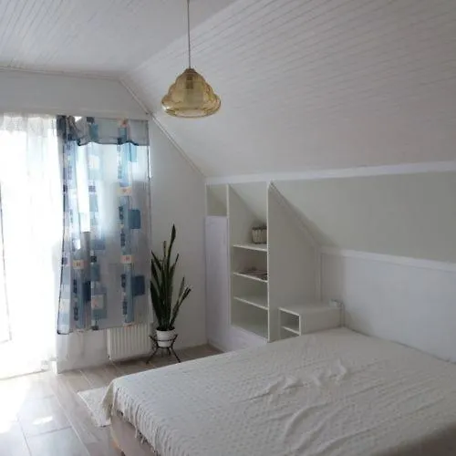 Kriszta Apartmanhaz Balatonlelle