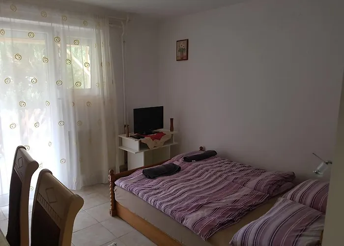 Kriszta Apartmanhaz דירה בלטונללה